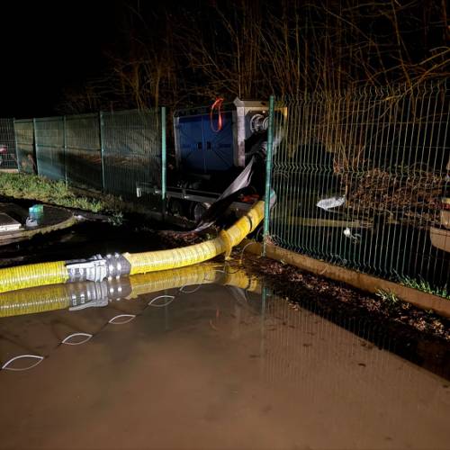 Installation tuyau d’aspiration vers pompe 400 m3/h sur chantier