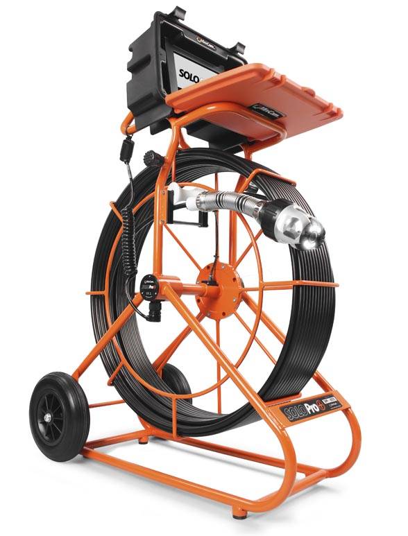 Caméra d’inspection SewerDev 60 mètres utilisée pour le contrôle vidéo de réseaux d’assainissement EU et EP sur chantier en Ille-et-Vilaine.